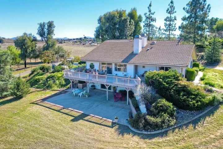 17241 Voorhes Ln, Ramona, California 92065