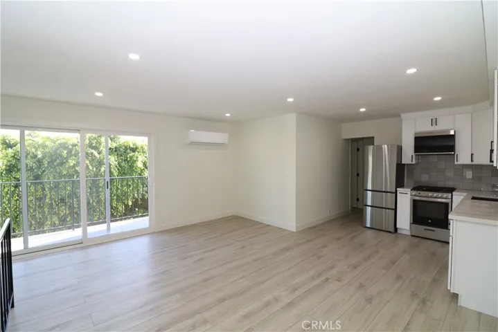 190 N Fairview St., Laguna Beach, California 92651