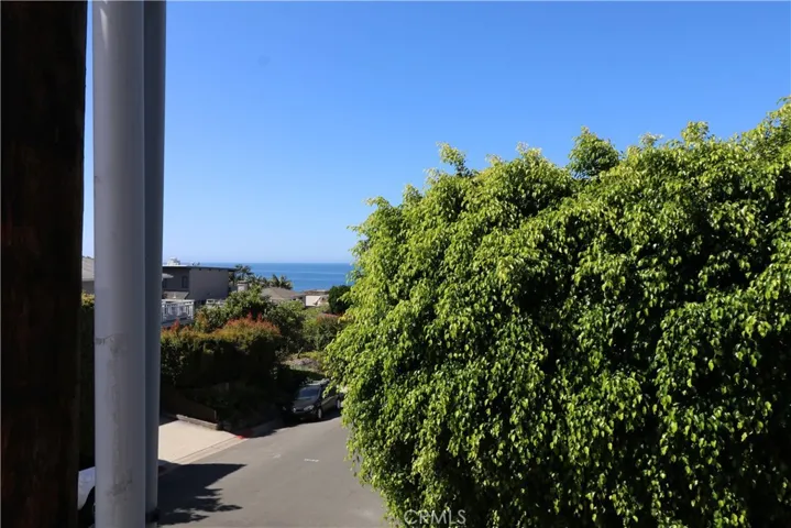190 N Fairview St., Laguna Beach, California 92651