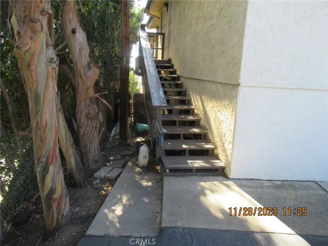 2nd entrance to office over garage