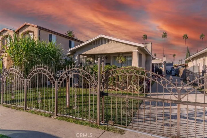 323 W 80th Street, Los Angeles, California 90003
