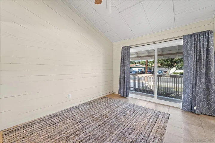 9731 Abbeyfield Rd, Santee, California 92071