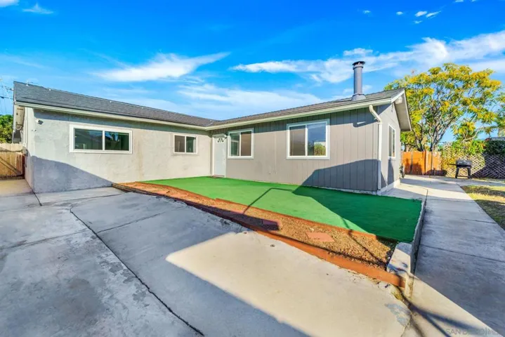 9731 Abbeyfield Rd, Santee, California 92071