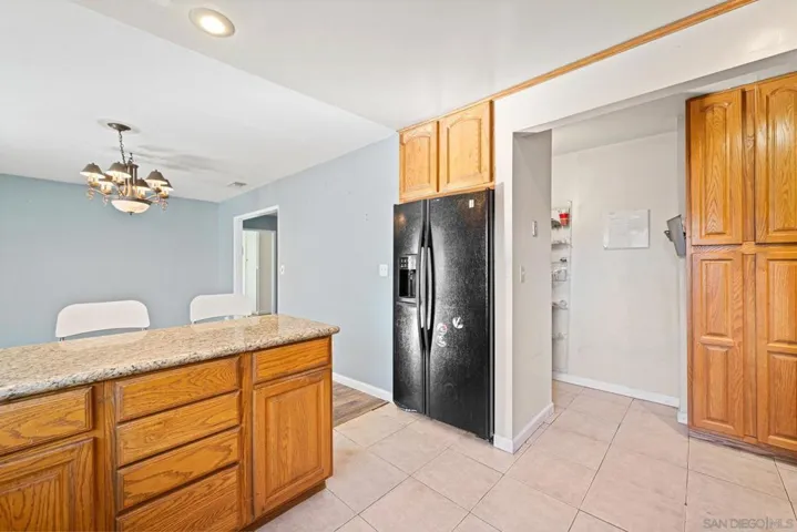9731 Abbeyfield Rd, Santee, California 92071