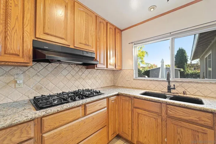 9731 Abbeyfield Rd, Santee, California 92071