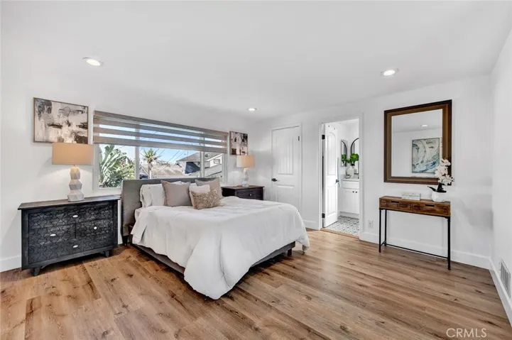 Great size bedrooms, smooth ceilings, Dual Pane Windows & Recessed Lighting