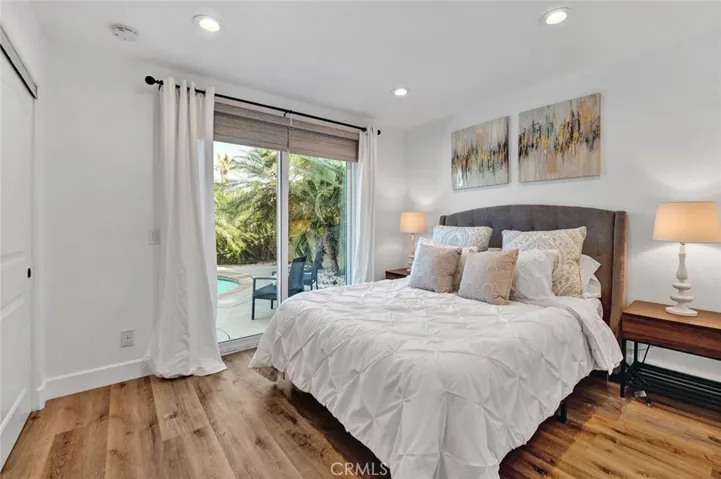 Good size bedrooms, smooth ceilings, Dual Pane Windows & Recessed Lighting