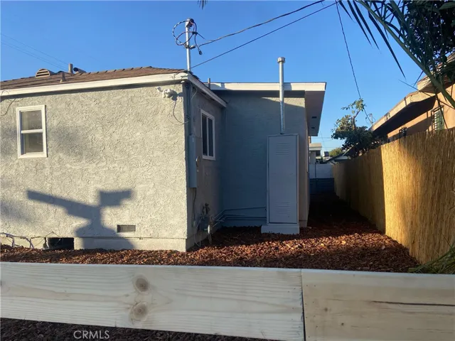 6824 Converse Avenue, Los Angeles, California 90001