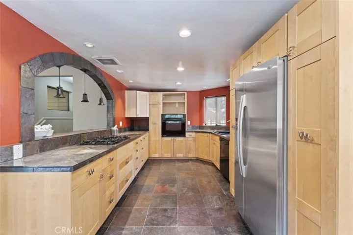 27474 White Fir Drive, Lake Arrowhead, California 92352