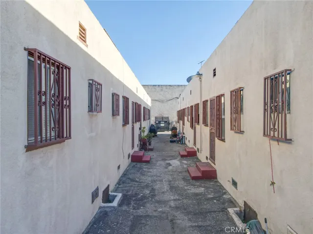 220 W F Street, Wilmington, California 90744