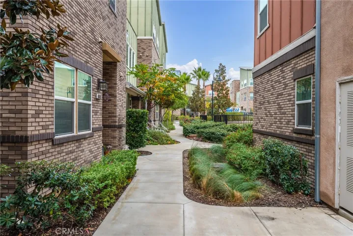 4956 Arrow Hwy G, Montclair, California 91763