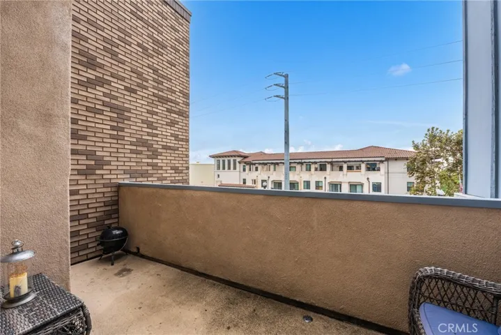 4956 Arrow Hwy G, Montclair, California 91763