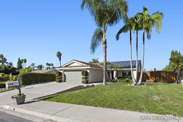 621 Palmbark St, Vista, California 92083