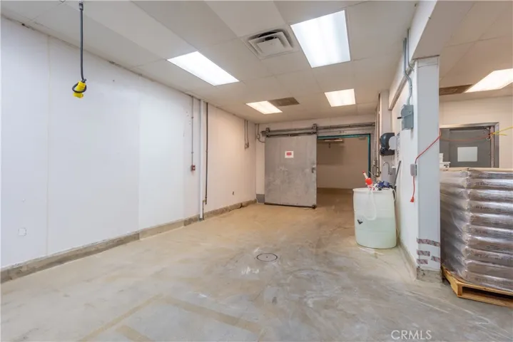 Walk in cooler entrance
