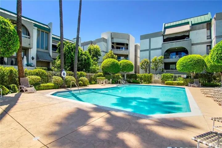 5305 White Oak Avenue C, Encino, California 91316