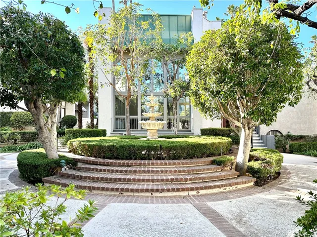 5305 White Oak Avenue C, Encino, California 91316