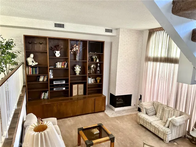5305 White Oak Avenue C, Encino, California 91316