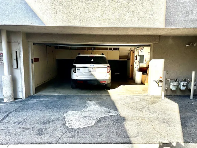 5305 White Oak Avenue C, Encino, California 91316