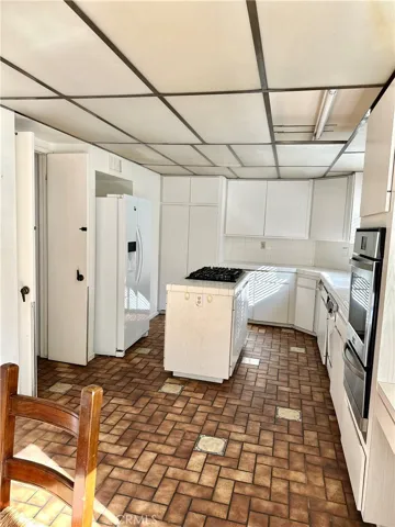 5305 White Oak Avenue C, Encino, California 91316