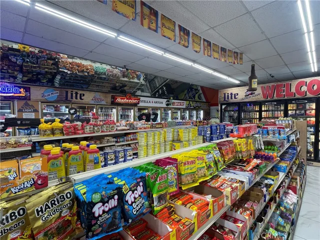 8277 S San Pedro, Los Angeles, California 90003