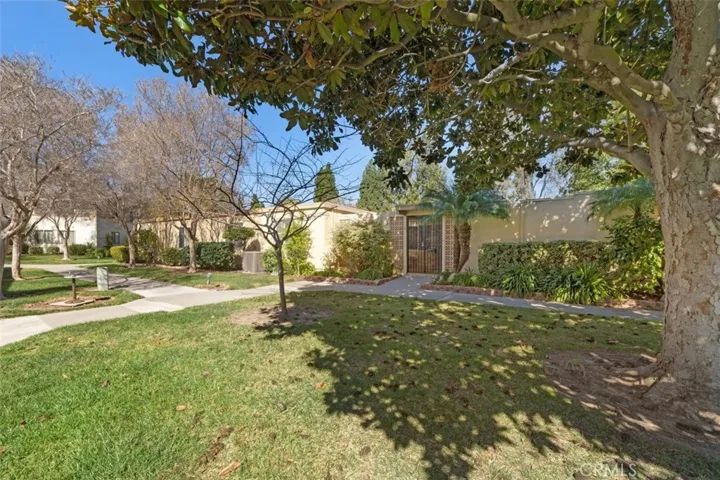 221 Avenida Majorca C, Laguna Woods, California 92637