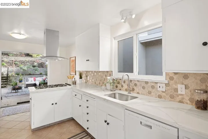 3557 Klamath St, Oakland, California 94602
