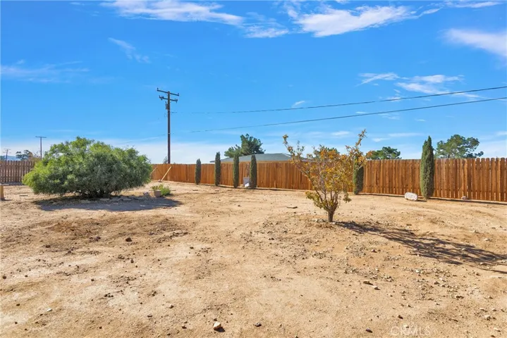12548 Running Deer Road, Apple Valley, California 92308