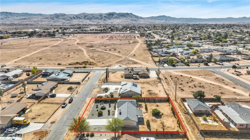 12548 Running Deer Road, Apple Valley, California 92308