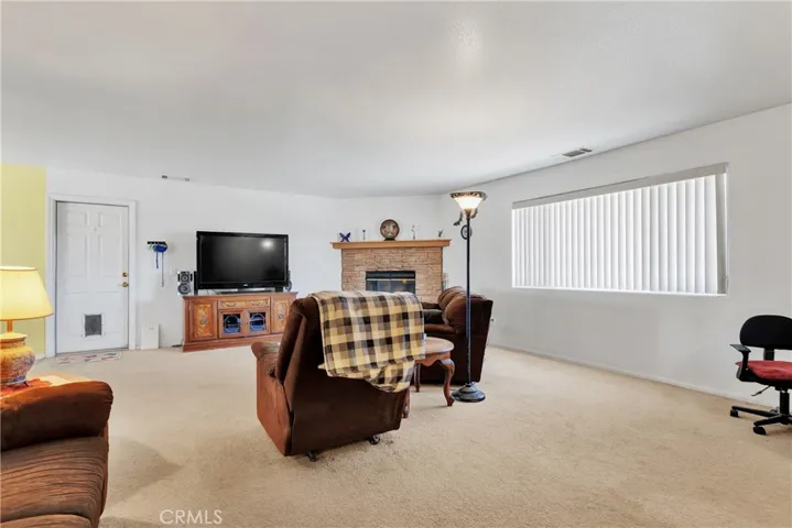 12548 Running Deer Road, Apple Valley, California 92308