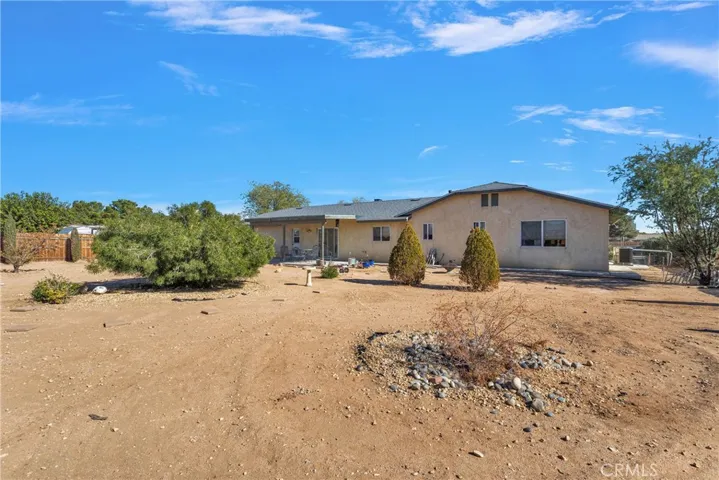 12548 Running Deer Road, Apple Valley, California 92308