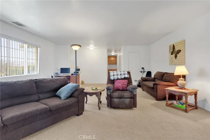 12548 Running Deer Road, Apple Valley, California 92308