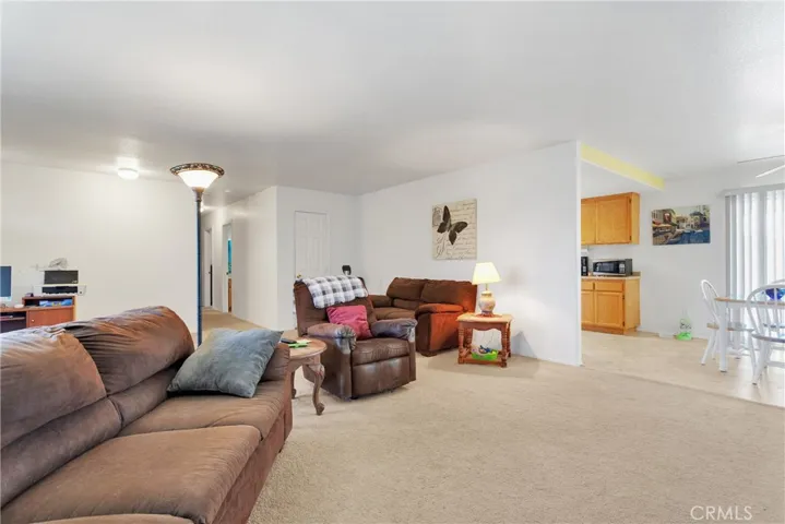 12548 Running Deer Road, Apple Valley, California 92308