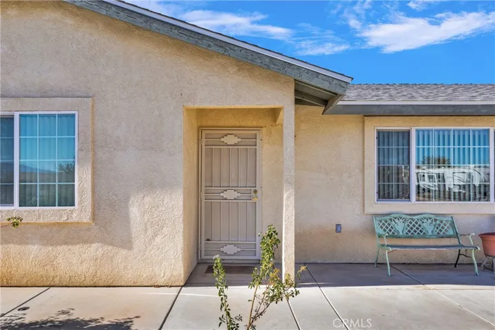 12548 Running Deer Road, Apple Valley, California 92308