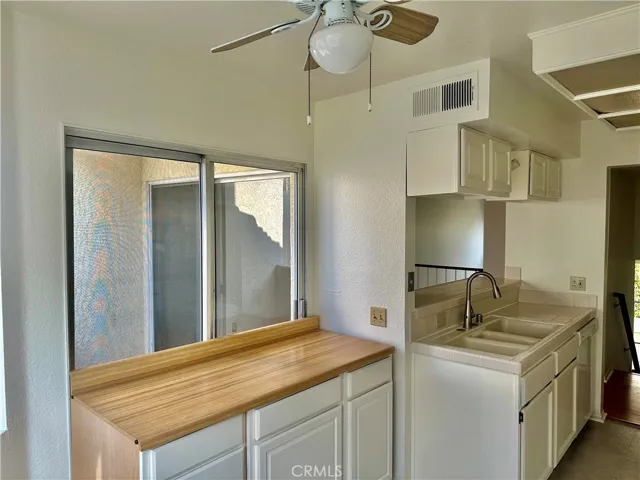 5455 Sylmar Avenue 602, Sherman Oaks, California 91401