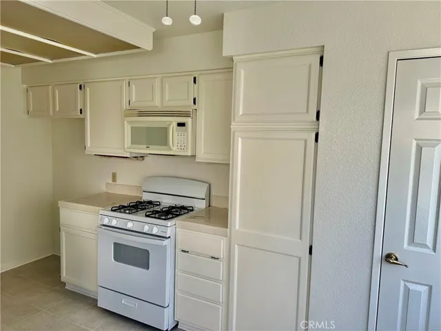 5455 Sylmar Avenue 602, Sherman Oaks, California 91401