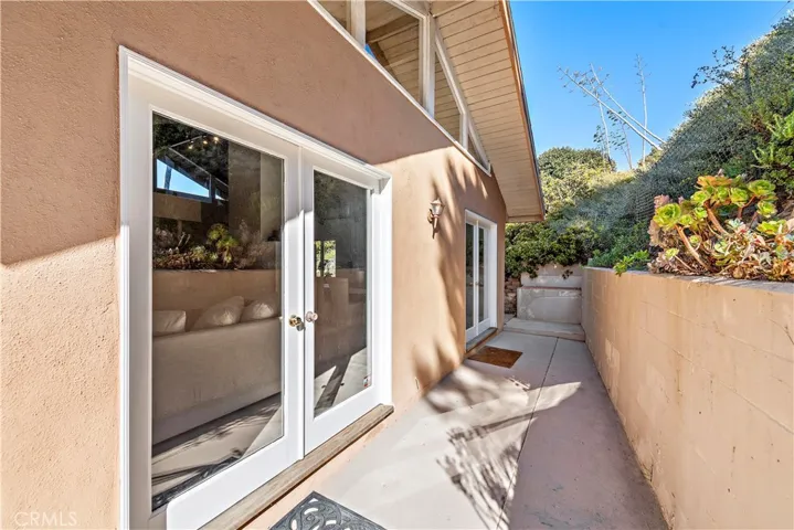 3044 Cresta Way, Laguna Beach, California 92651