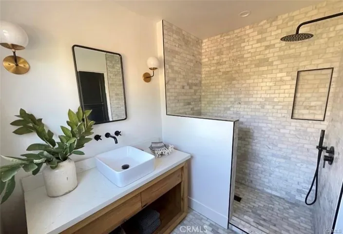 984 Grove Place, Costa Mesa, California 92627