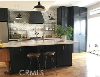 984 Grove Place, Costa Mesa, California 92627