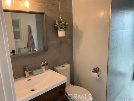 490 Thalia Street, Laguna Beach, California 92651