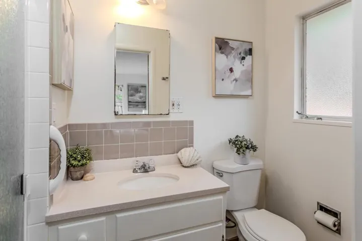 10460 Creston Drive, Los Altos, California 94024