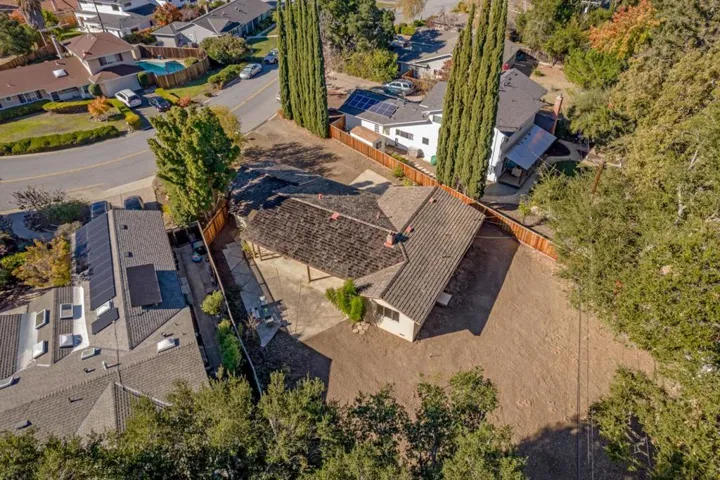 10460 Creston Drive, Los Altos, California 94024