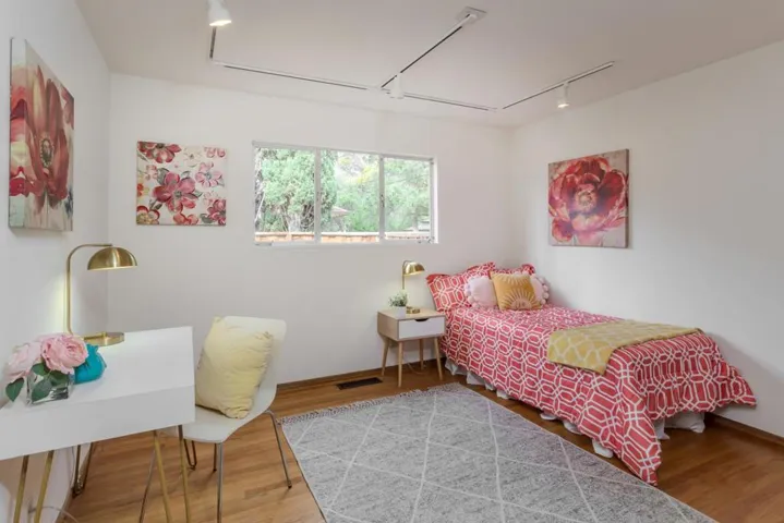 10460 Creston Drive, Los Altos, California 94024