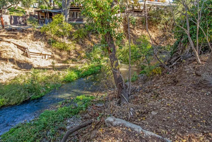 10460 Creston Drive, Los Altos, California 94024