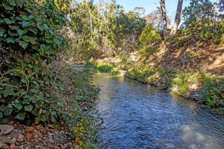 10460 Creston Drive, Los Altos, California 94024