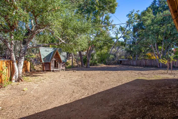 10460 Creston Drive, Los Altos, California 94024