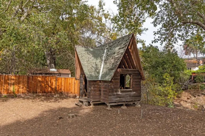 10460 Creston Drive, Los Altos, California 94024