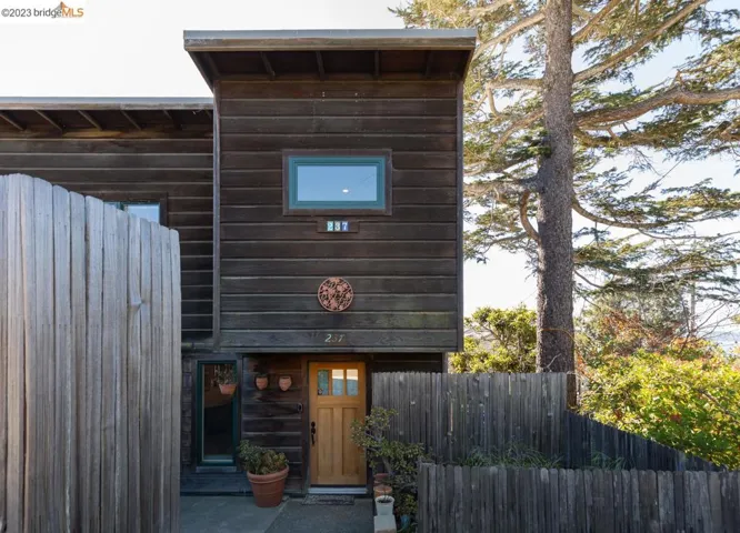 237 Bishop Ave, Richmond, California 94801