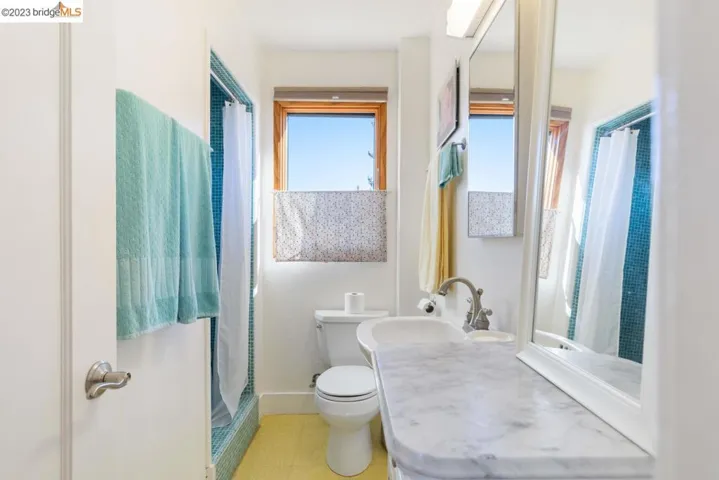 237 Bishop Ave, Richmond, California 94801