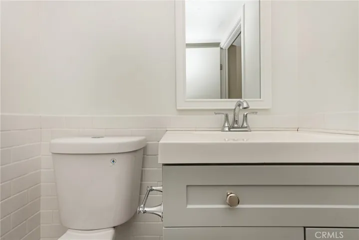 1/2 bath