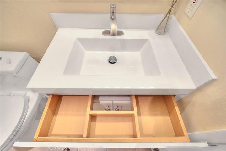 2nd bathroom